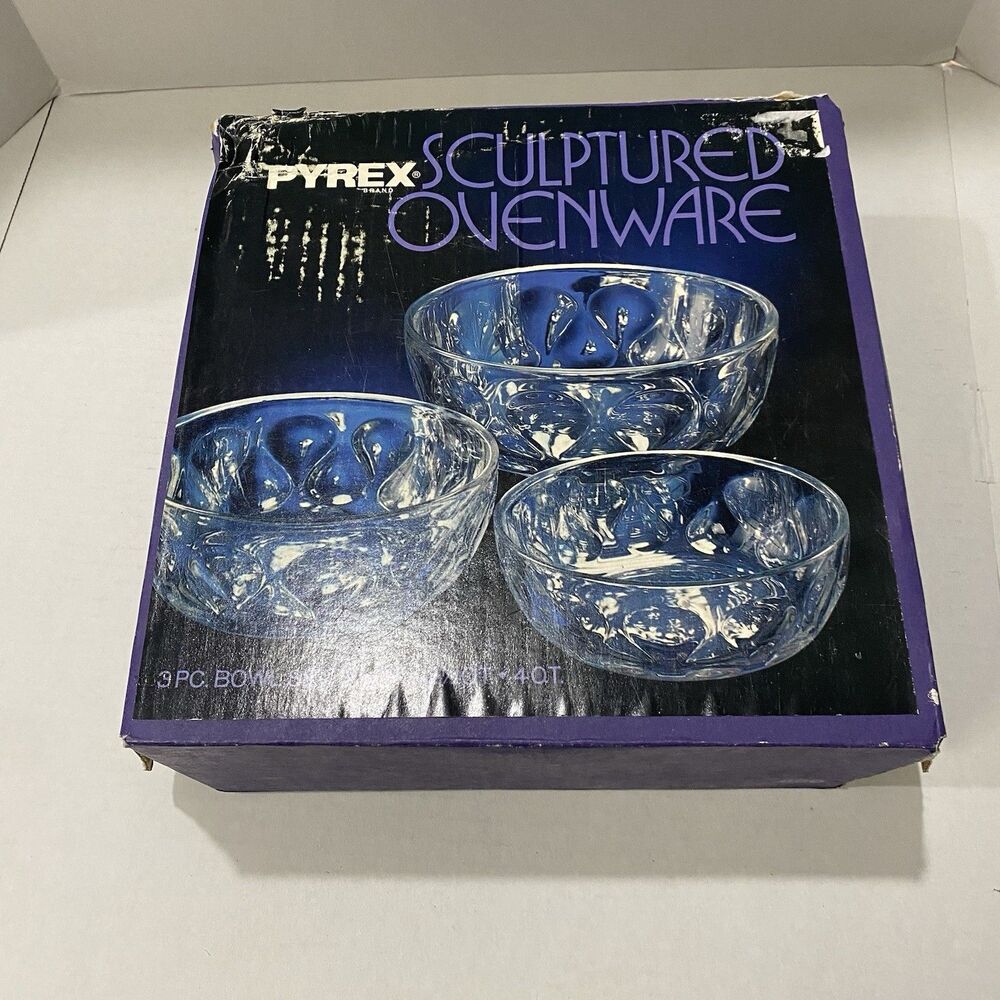 Vintage Pyrex Sculptured Ovenware 3 Piece Mixing Bowl Set in Original Box